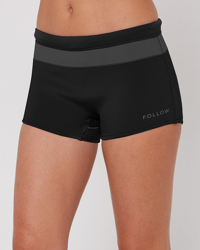 Follow Basics Wetty Shorts